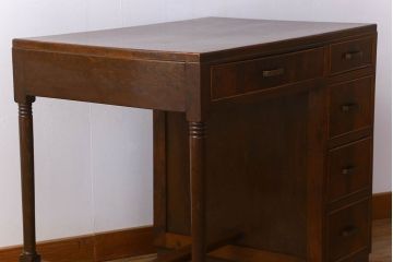 アンティーク家具　おしゃれなアンティーク片袖机(デスク)
