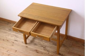 レトロ家具　昭和レトロ　引き出し2杯付き!古い平机(テーブル)