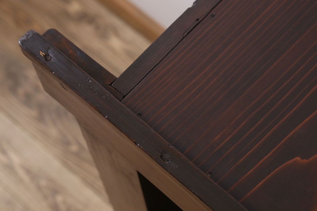 アンティーク家具　古民具・骨董　脚付き!モダンな四尺水屋箪笥サイドボード