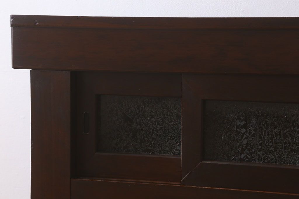 アンティーク家具　古民具・骨董　脚付き!モダンな四尺水屋箪笥サイドボード