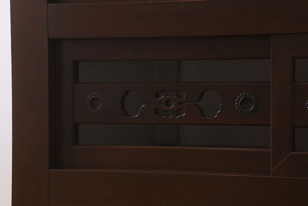 アンティーク家具　古民具・骨董　脚付き!モダンな四尺水屋箪笥サイドボード