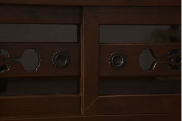 アンティーク家具　古民具・骨董　脚付き!モダンな四尺水屋箪笥サイドボード