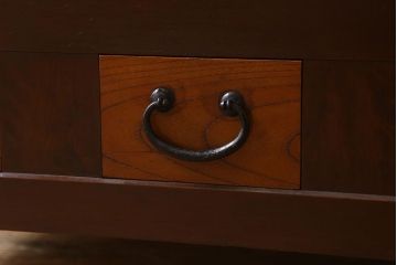 アンティーク家具　古民具・骨董　脚付き!モダンな四尺水屋箪笥サイドボード