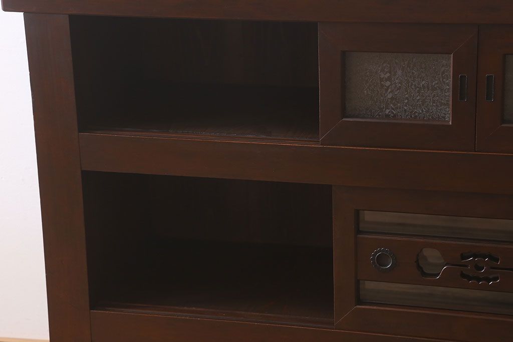 アンティーク家具　古民具・骨董　脚付き!モダンな四尺水屋箪笥サイドボード