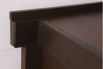 アンティーク家具　古民具・骨董　脚付き!モダンな四尺水屋箪笥サイドボード