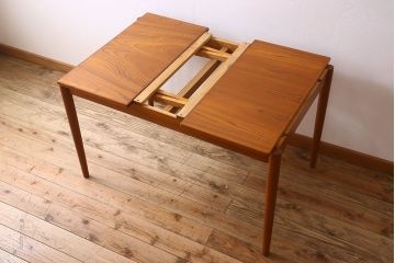 北欧家具　ビンテージ　シンプルなダイニングテーブル(エクステンションテーブル)
