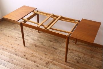 北欧家具　ビンテージ　シンプルなダイニングテーブル(エクステンションテーブル)