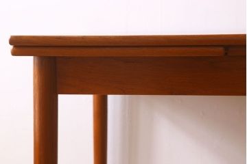 北欧家具　ビンテージ　シンプルなダイニングテーブル(エクステンションテーブル)