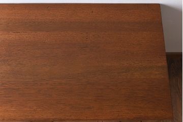 レトロ家具　ラワン材製　シンプル　昭和レトロな古い木の片袖机(2)