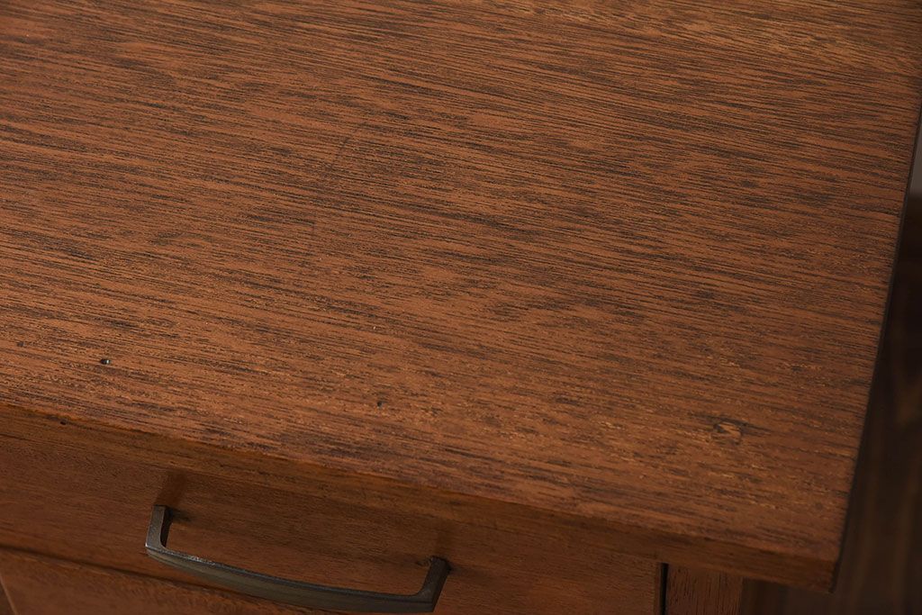 レトロ家具　ラワン材製　シンプル　昭和レトロな古い木の片袖机(2)