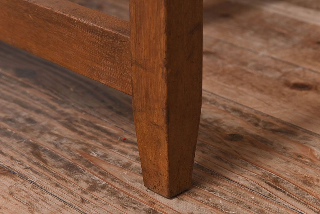 レトロ家具　ラワン材製　シンプル　昭和レトロな古い木の片袖机(2)