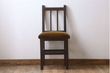 アンティーク家具　クッション座面　古い木製の素朴なアンティークチェア