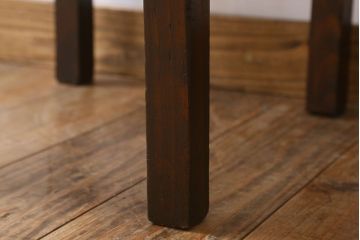 アンティーク家具　クッション座面　古い木製の素朴なアンティークチェア