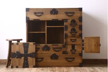 アンティーク家具　ふくら雀金具　明治期　かくしあり!総桐材の上品な帳場箪笥(桐箪笥、桐たんす)