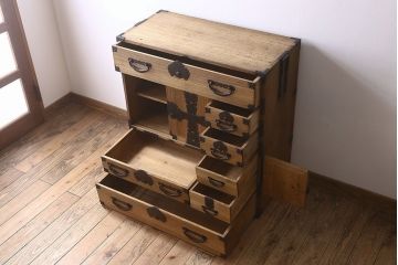 アンティーク家具　ふくら雀金具　明治期　かくしあり!総桐材の上品な帳場箪笥(桐箪笥、桐たんす)