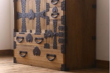 アンティーク家具　ふくら雀金具　明治期　かくしあり!総桐材の上品な帳場箪笥(桐箪笥、桐たんす)