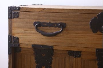 アンティーク家具　ふくら雀金具　明治期　かくしあり!総桐材の上品な帳場箪笥(桐箪笥、桐たんす)