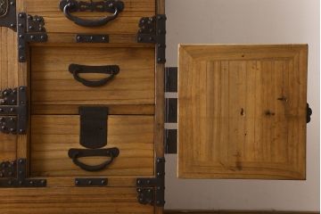 アンティーク家具　ふくら雀金具　明治期　かくしあり!総桐材の上品な帳場箪笥(桐箪笥、桐たんす)