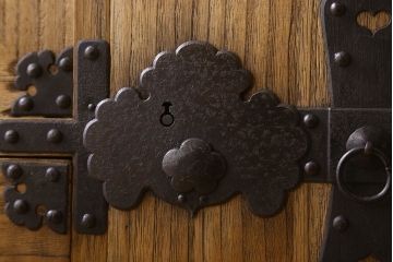 アンティーク家具　ふくら雀金具　明治期　かくしあり!総桐材の上品な帳場箪笥(桐箪笥、桐たんす)