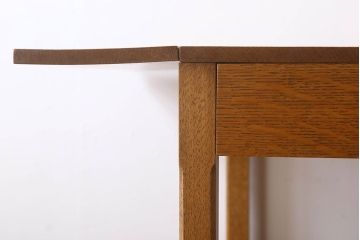 ヴィンテージ家具　キャスター付き　オーク材　イギリスビンテージのバタフライサイドテーブル