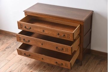 ヴィンテージ家具　フランスビンテージ　オーク材製　彫刻入り3段チェスト(キャビネット)(2)