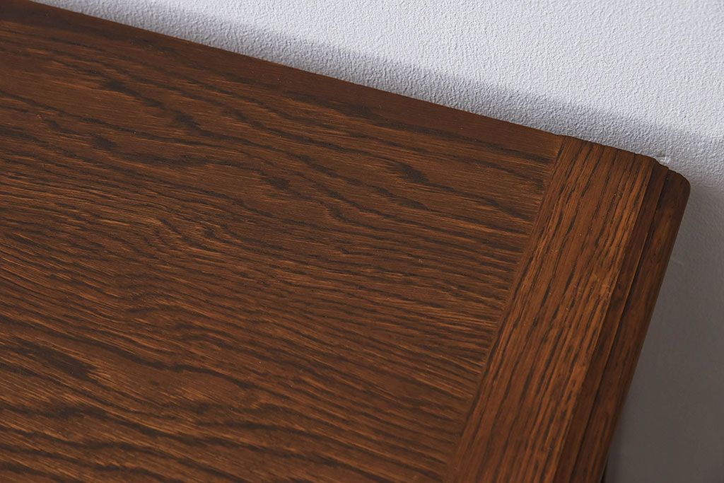 ヴィンテージ家具　フランスビンテージ　オーク材製　彫刻入り3段チェスト(キャビネット)(2)