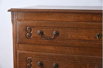 ヴィンテージ家具　フランスビンテージ　オーク材製　彫刻入り3段チェスト(キャビネット)(2)