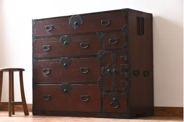 アンティーク家具　明治期の衣装箪笥　和製アンティーク　一本物　杉材製