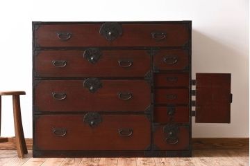 アンティーク家具　明治期の衣装箪笥　和製アンティーク　一本物　杉材製