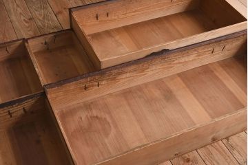 アンティーク家具　明治期の衣装箪笥　和製アンティーク　一本物　杉材製