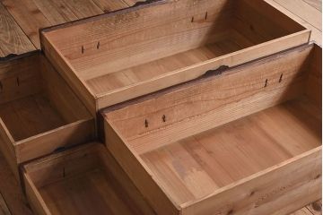 アンティーク家具　明治期の衣装箪笥　和製アンティーク　一本物　杉材製