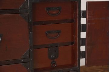 アンティーク家具　明治期の衣装箪笥　和製アンティーク　一本物　杉材製