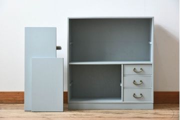 アンティーク家具　ペイント　水色がかったグレーカラーの小さなアンティーク収納棚