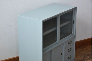 アンティーク家具　ペイント　水色がかったグレーカラーの小さなアンティーク収納棚