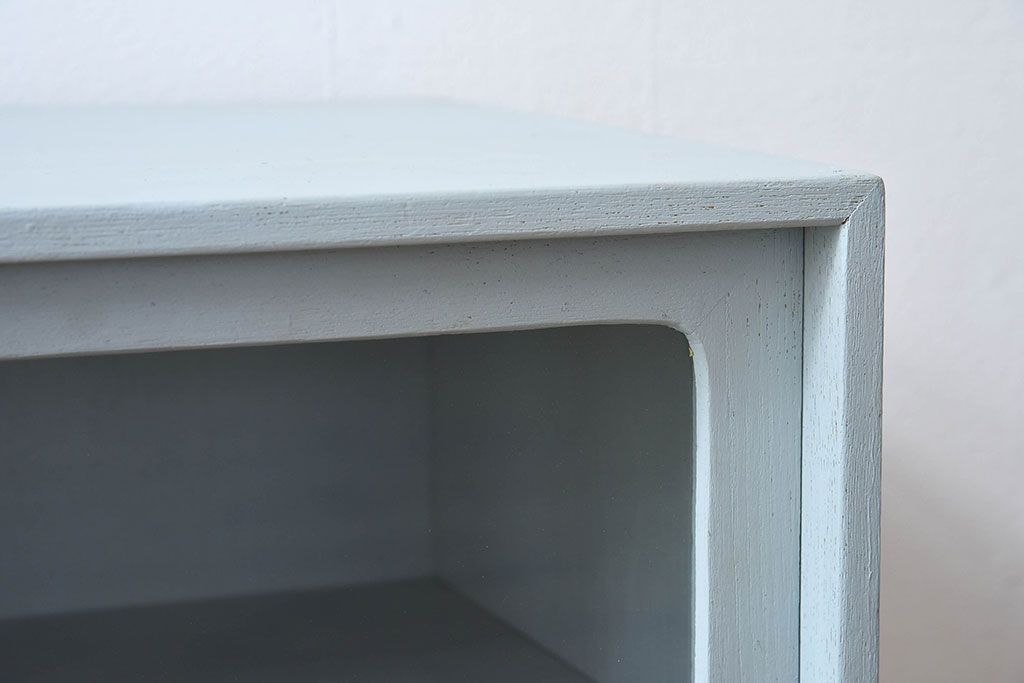 アンティーク家具　ペイント　水色がかったグレーカラーの小さなアンティーク収納棚