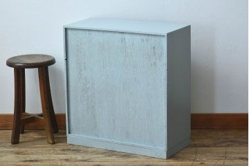 アンティーク家具　ペイント　水色がかったグレーカラーの小さなアンティーク収納棚