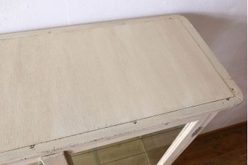 アンティーク家具　アンティーク　シャビーなケビントガラスケース(収納棚、キャビネット)