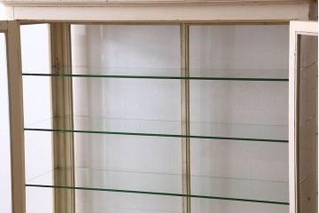 アンティーク家具　アンティーク　シャビーなケビントガラスケース(収納棚、キャビネット)