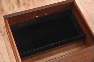 ヴィンテージ家具　G-PLAN　北欧ビンテージ　BBシリーズ　ハンガー掛け付きキャビネット(ワードローブ)