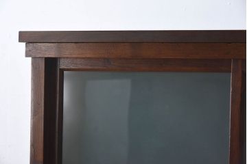 アンティーク家具　すりガラス引き戸の収納棚　天板檜材　前面栗材製