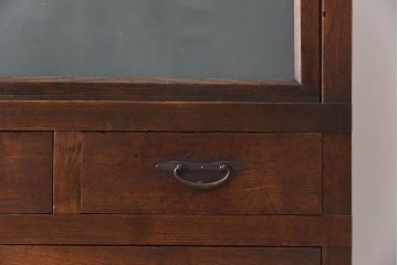 アンティーク家具　すりガラス引き戸の収納棚　天板檜材　前面栗材製