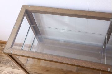 アンティーク家具　脚付き!シンプルなアンティークガラスケース(ショーケース)