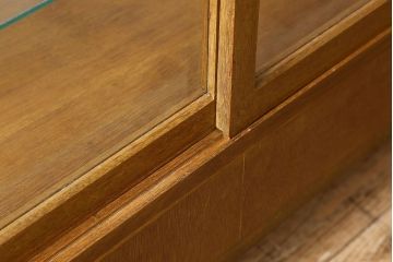 アンティーク家具　脚付き!シンプルなアンティークガラスケース(ショーケース)