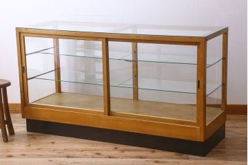 レトロ家具　昭和レトロ　古いナラ材製のシンプルなガラスケース(ショーケース)