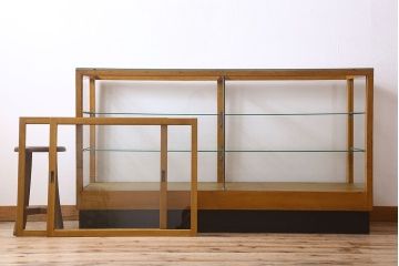レトロ家具　昭和レトロ　古いナラ材製のシンプルなガラスケース(ショーケース)