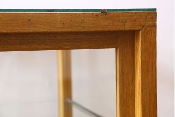 レトロ家具　昭和レトロ　古いナラ材製のシンプルなガラスケース(ショーケース)