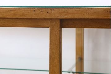 レトロ家具　昭和レトロ　古いナラ材製のシンプルなガラスケース(ショーケース)