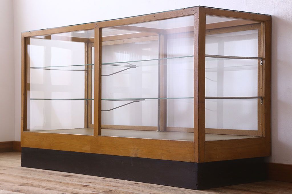 レトロ家具　昭和レトロ　古いナラ材製のシンプルなガラスケース(ショーケース)
