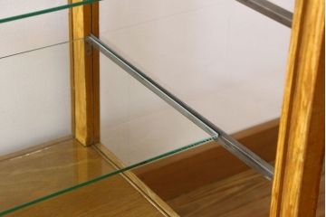レトロ家具　昭和レトロ　古いナラ材製のシンプルなガラスケース(ショーケース)