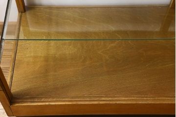 レトロ家具　昭和レトロ　古いナラ材製のシンプルなガラスケース(ショーケース)